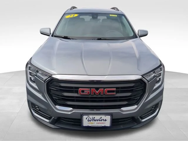 Used 2024 Sterling Metallic GMC SLE image 9