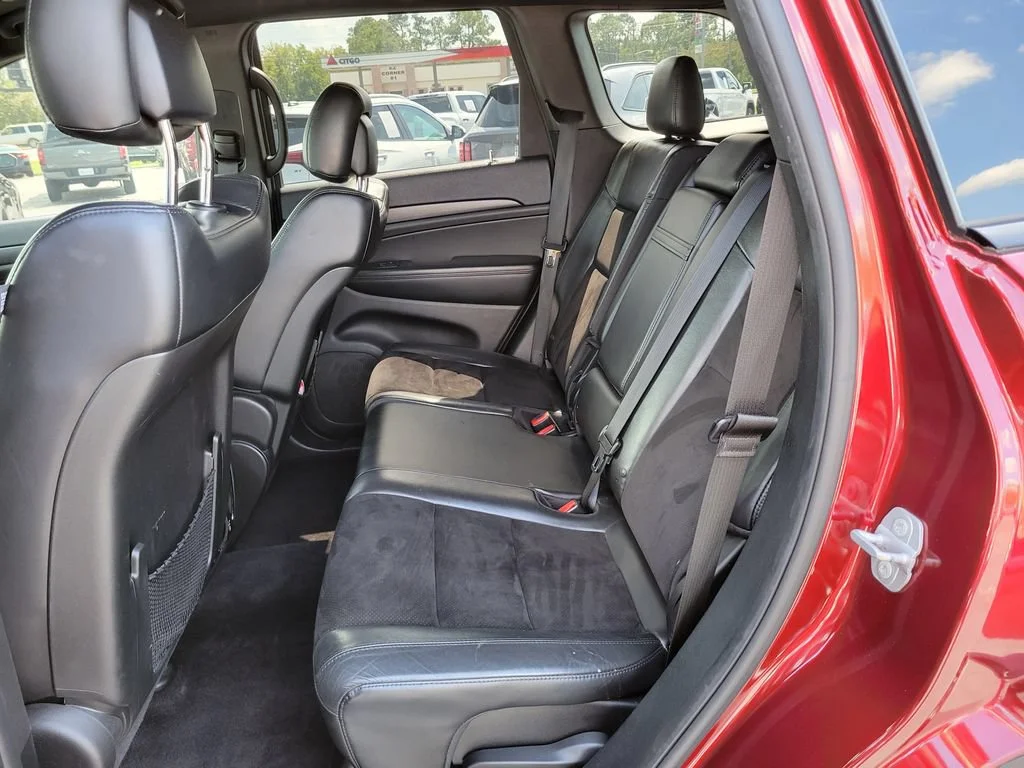 Used 2018 Red Jeep Altitude 4x4 image 16