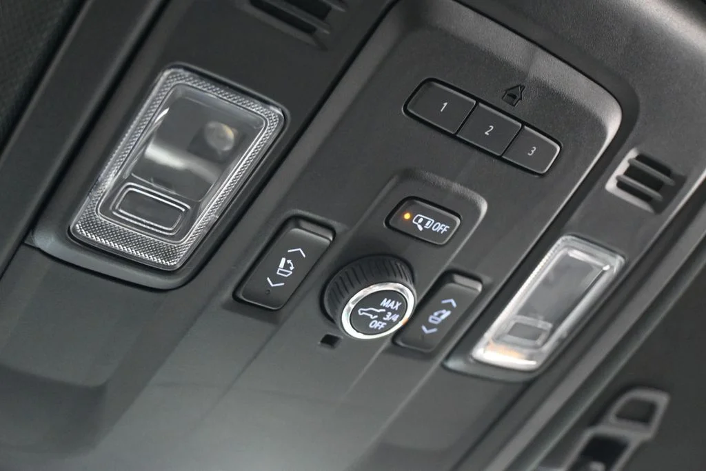 Used 2021 Black Chevrolet High Country image 34