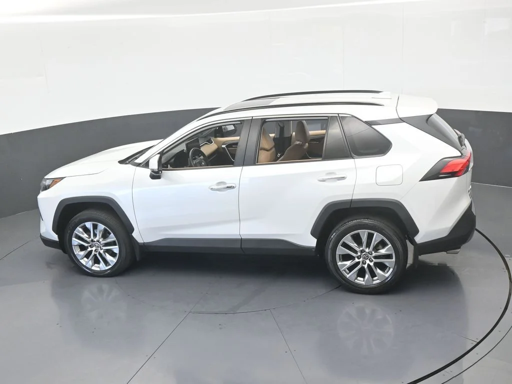 Used 2023 Ice Cap Toyota Limited image 46