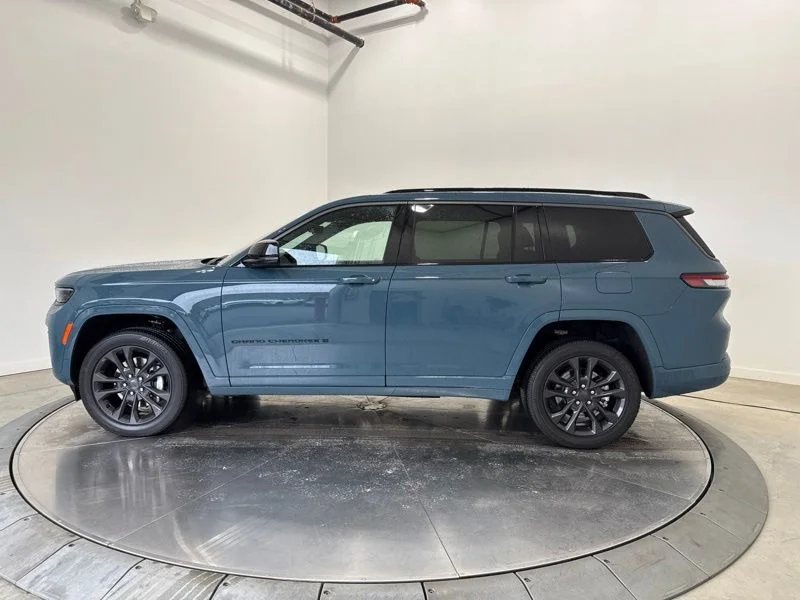 New 2026 Steel Blue Jeep Limited Reserve image 4