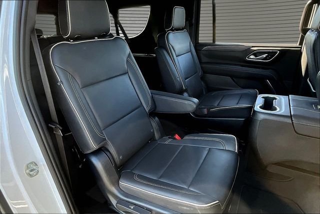 Used 2023 White GMC SLT image 25