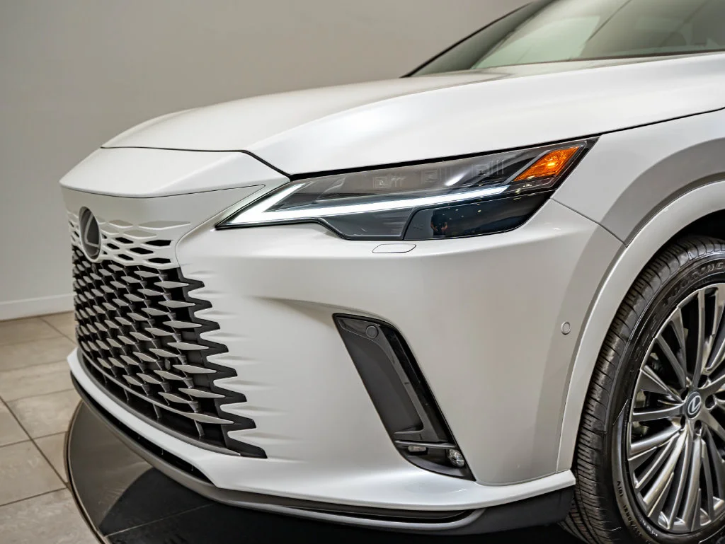 New 2026 Eminent White Pearl Lexus LUXURY image 13