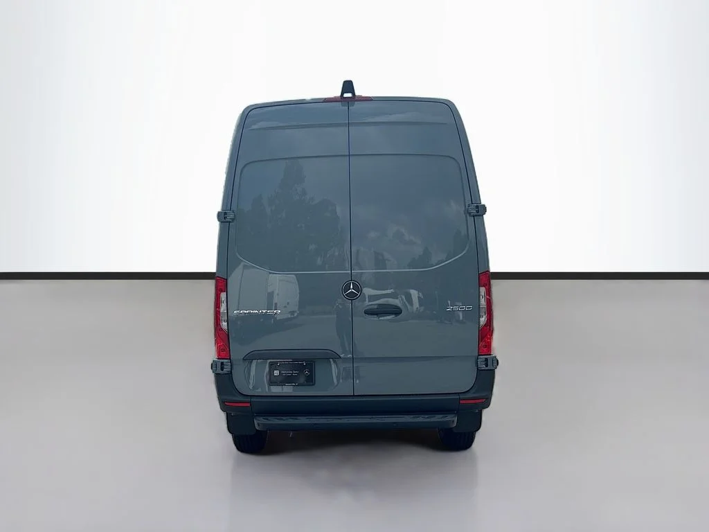 New 2026  Mercedes-Benz Cargo 144 WB image 4