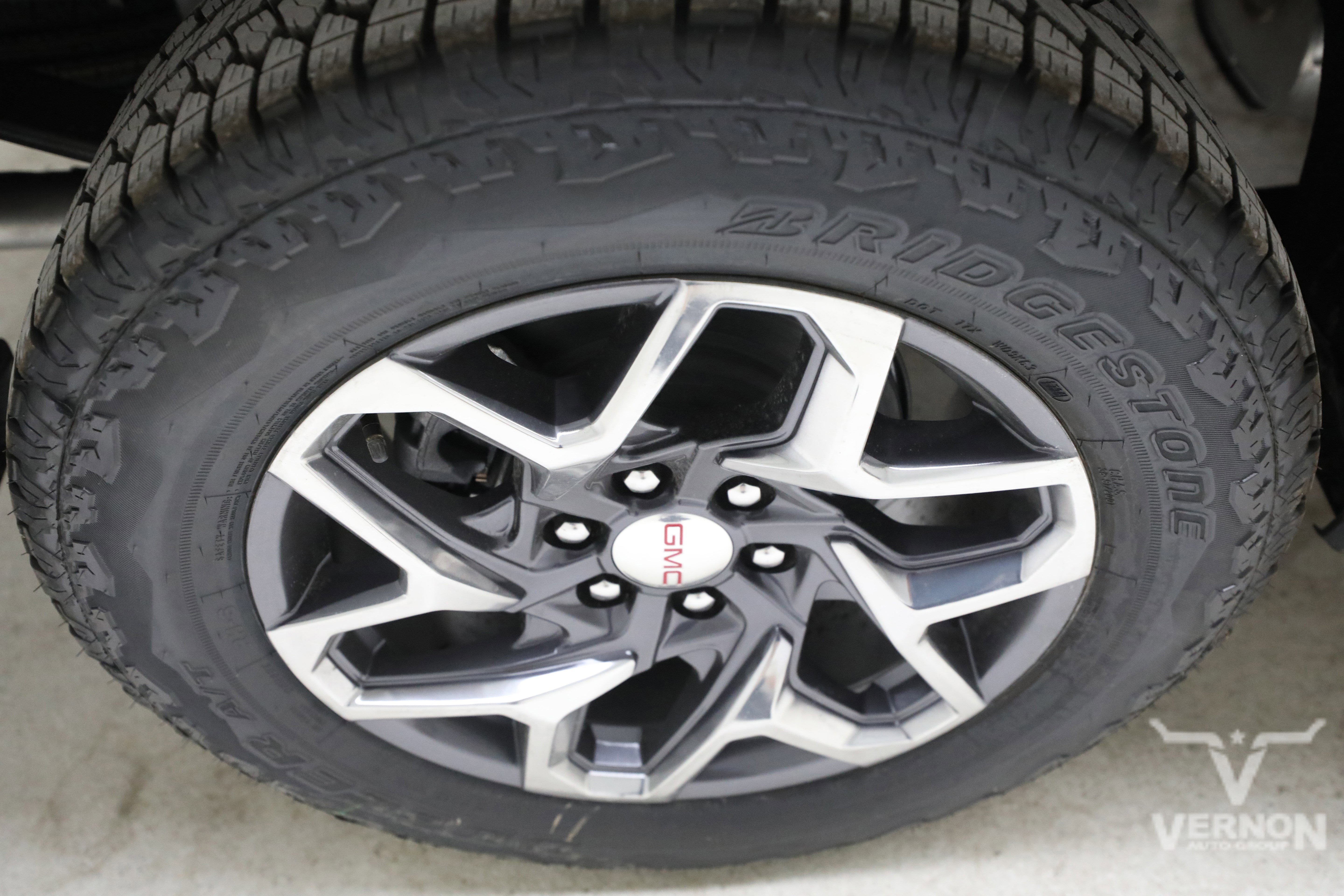 New 2026 Glacier White Tricoat GMC N image 33