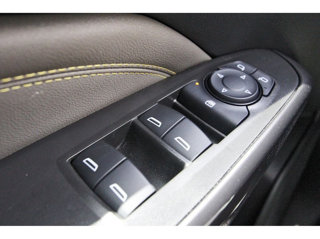 Used 2025 Gray Chevrolet ACTIV image 22