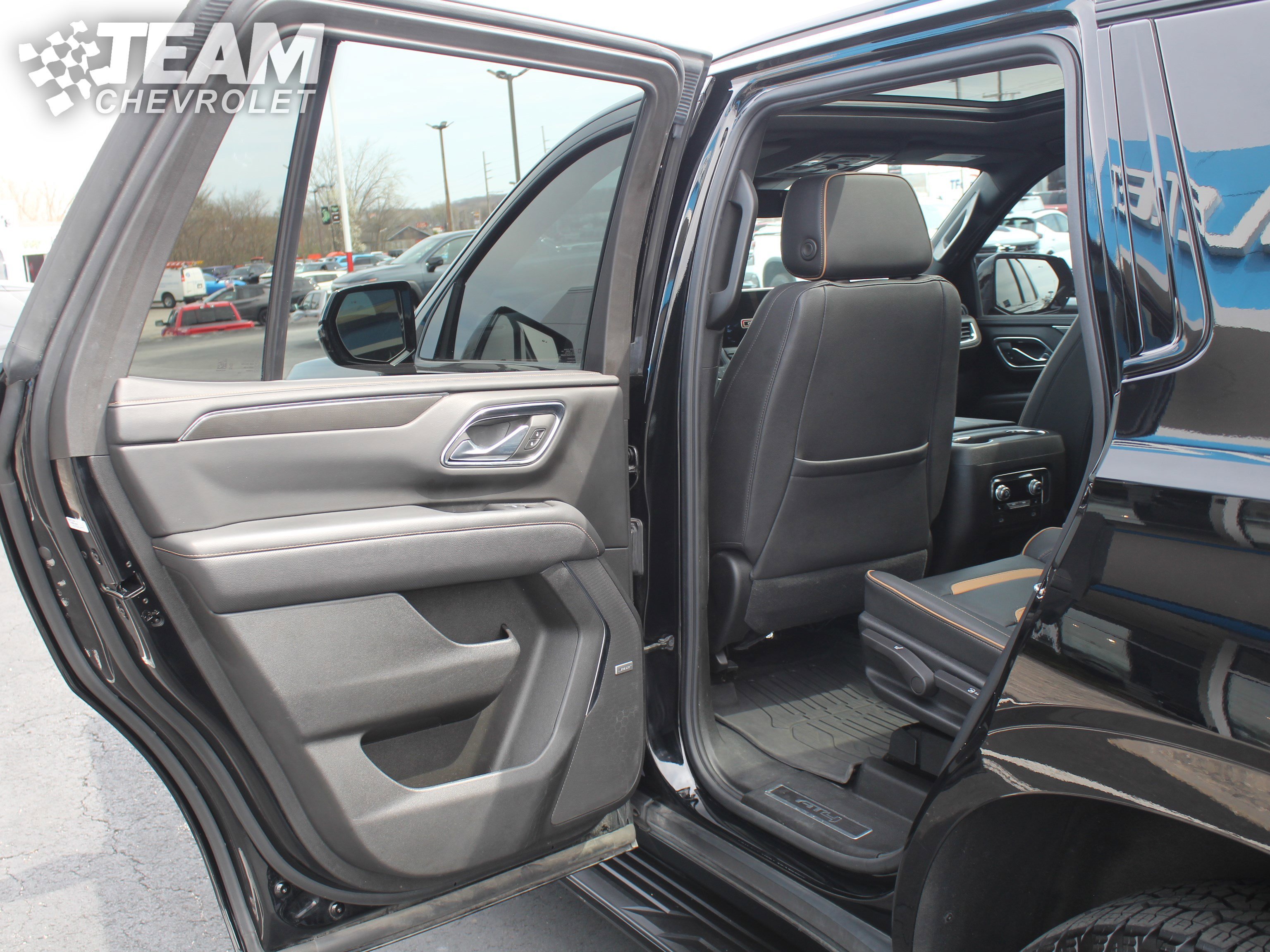 2023 GMC Yukon AT4 - Photo 19