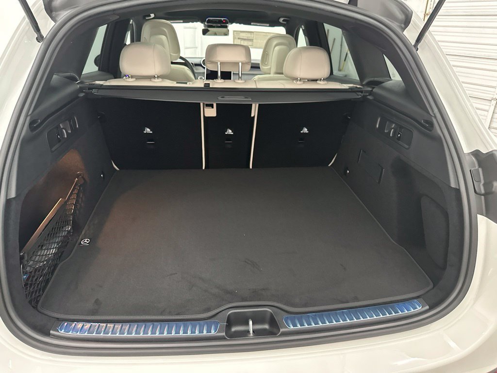 New 2027 Polar White Mercedes-Benz GLC 300 image 57