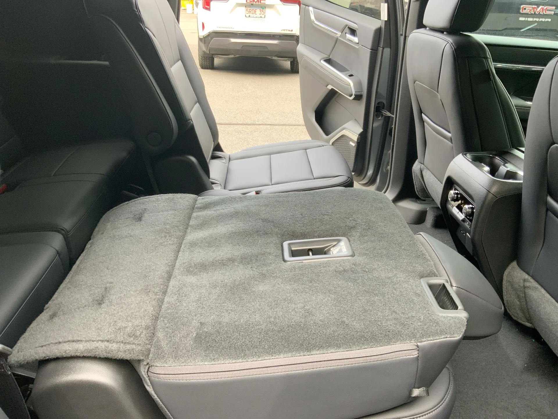 2027 GMC Acadia Elevation - Photo 38