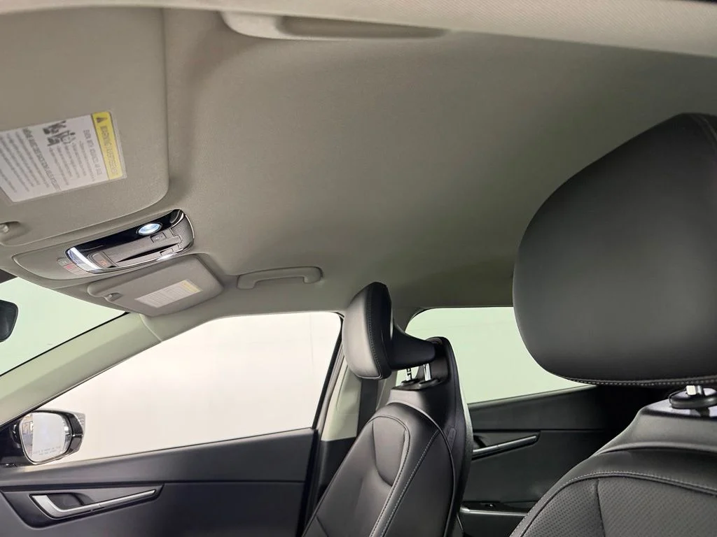 Used 2024 Steel Gray Kia Wind image 25