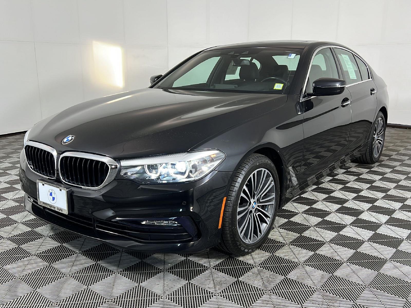 Used 2018 Black Sapphire Metallic BMW 530i xDrive image 14