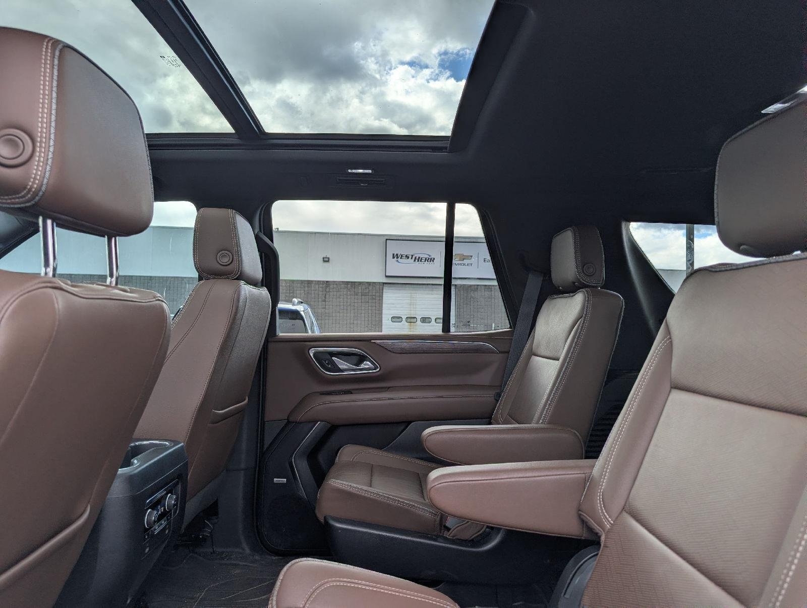 Used 2023 Summit White Chevrolet High Country image 10