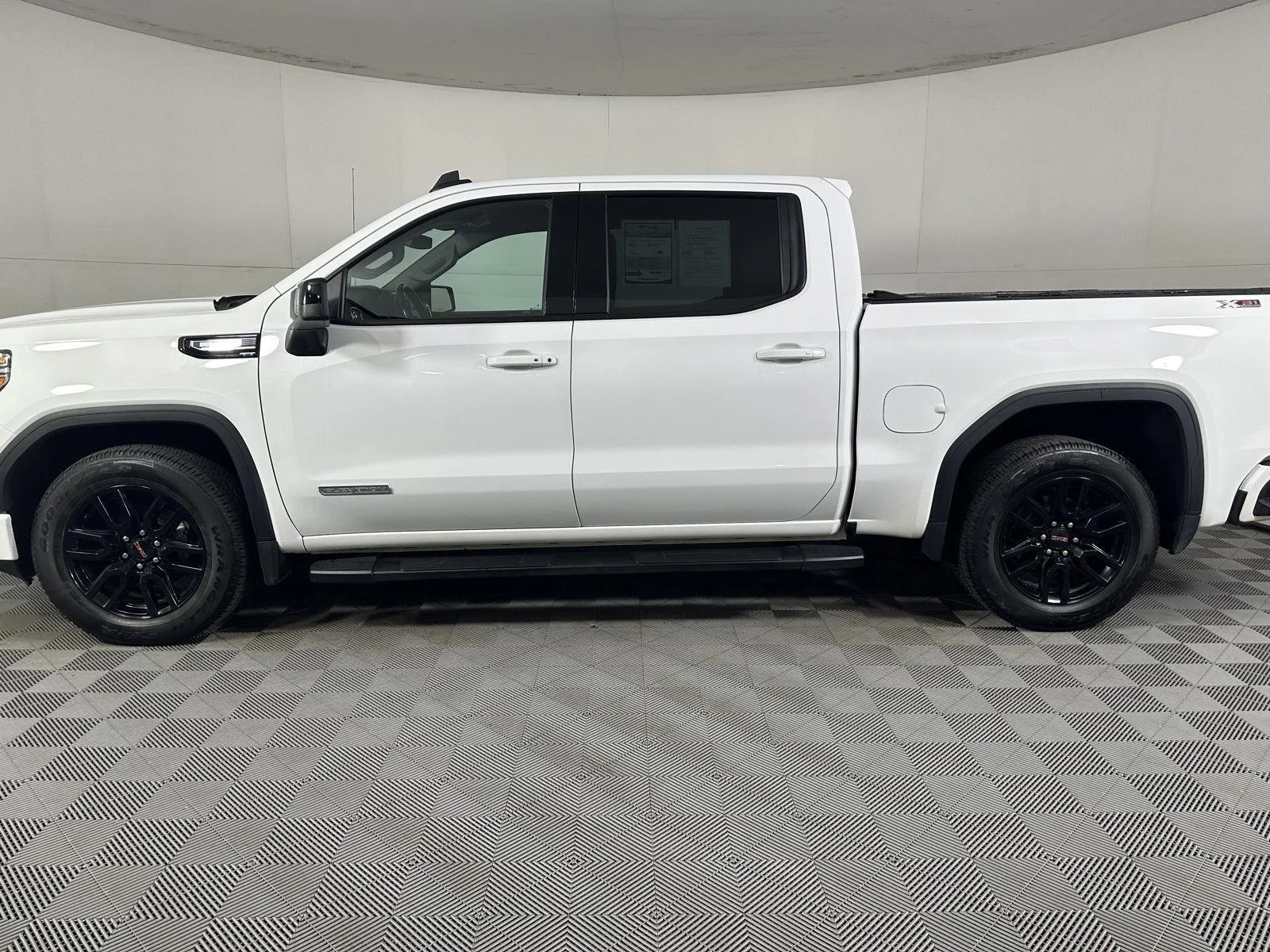 Used 2022 Summit White GMC Elevation image 10