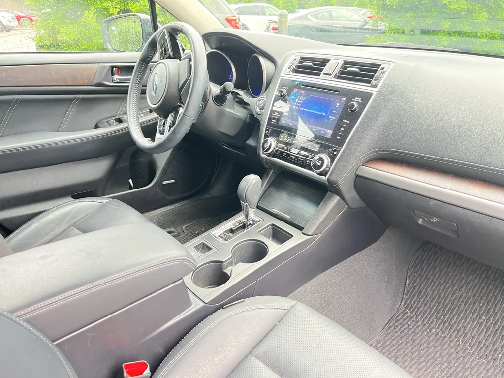 Used 2019 Ice Silver Metallic Subaru Limited image 4