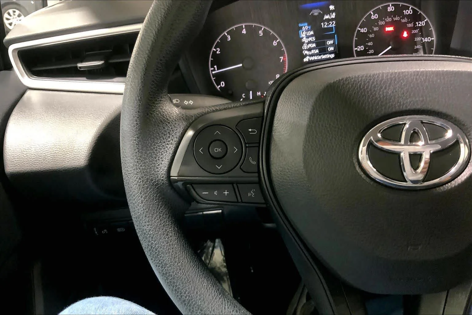 Used 2024 Ice Cap Toyota LE image 24