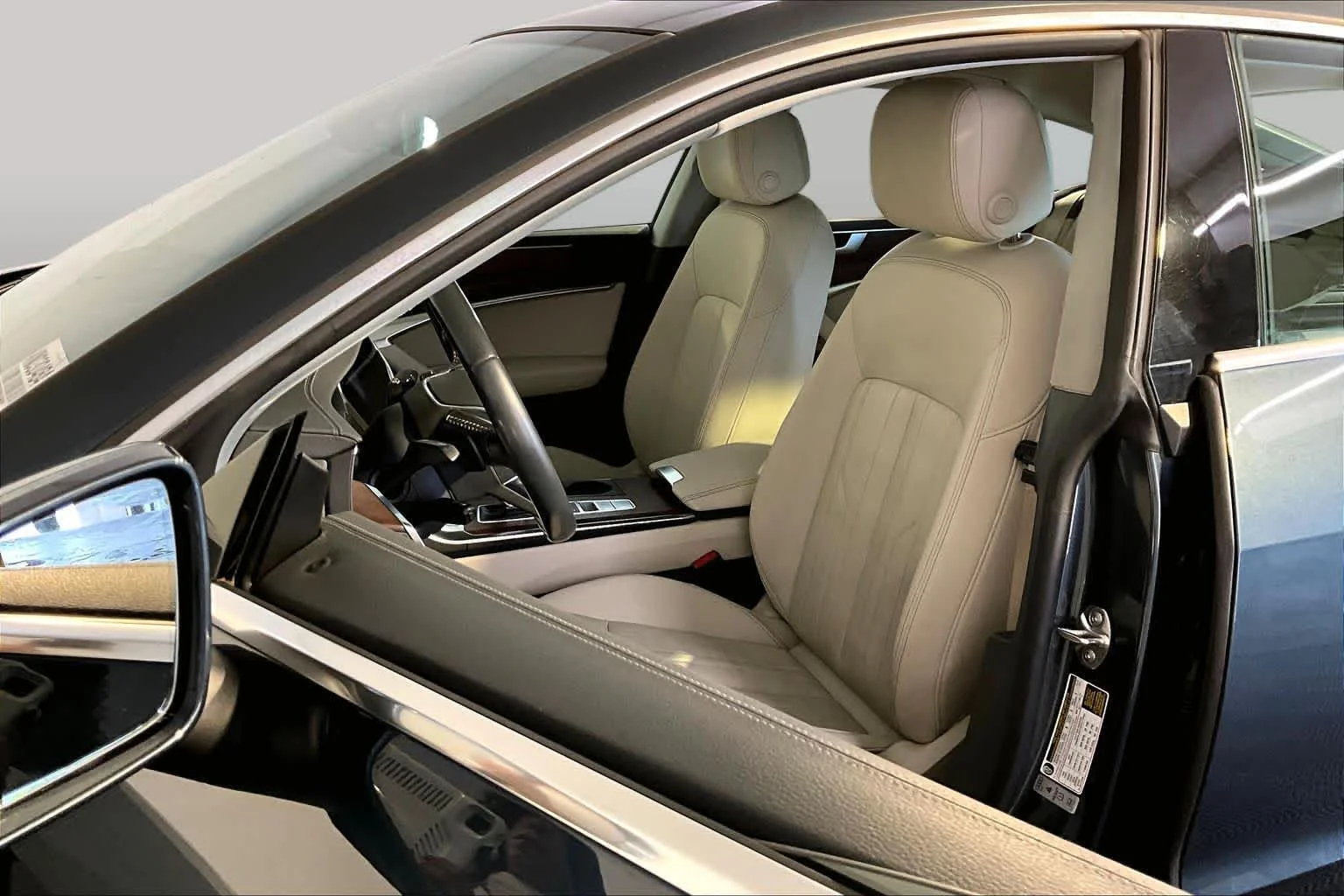 Used 2019 Triton Blue Audi Premium image 9