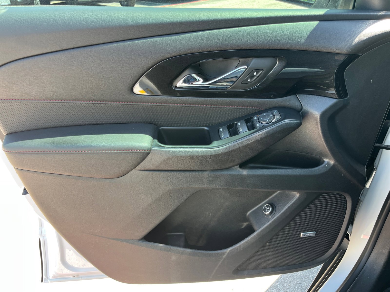 Used 2022 Summit White Chevrolet RS image 24