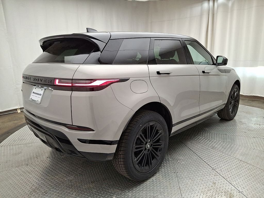 New 2026 Seoul Pearl Silver Land Rover Dynamic image 3