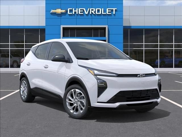 New 2027 Summit White Chevrolet LT image 7