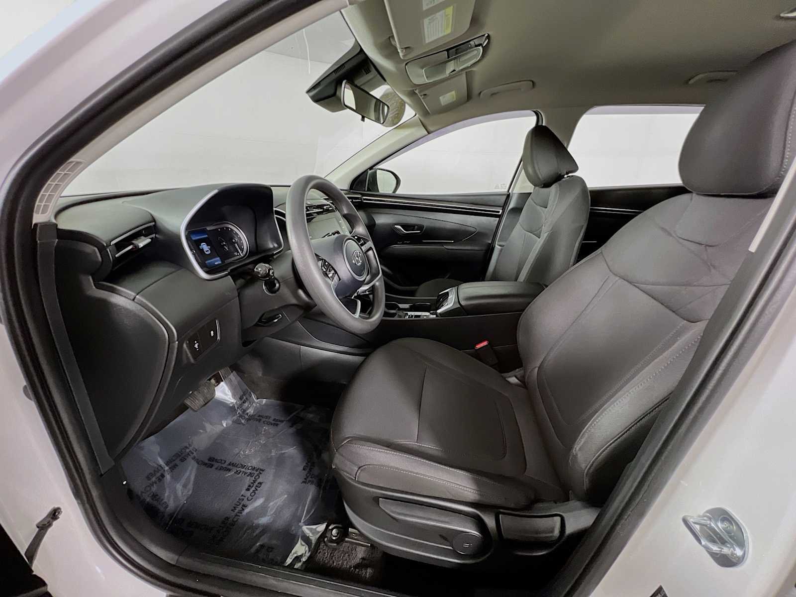Used 2024 White Pearl Hyundai SE image 20