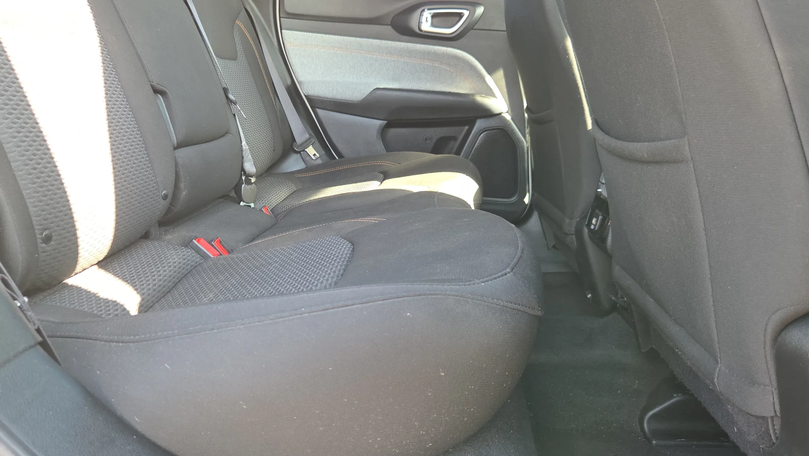Used 2022 White Jeep Sport image 17