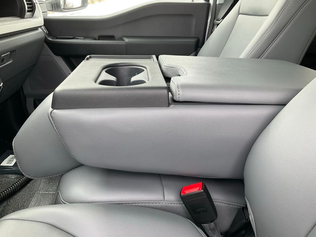 New 2026 Oxford White Ford F-450® XL image 16