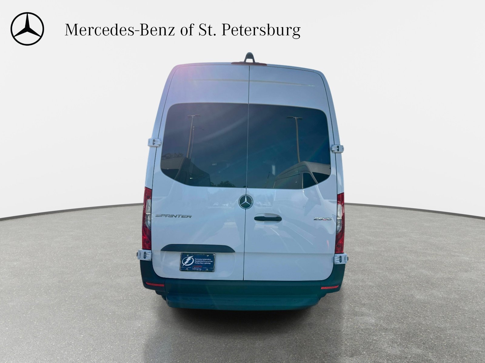 New 2026 Arctic White Sprinter Crew 144 WB image 8