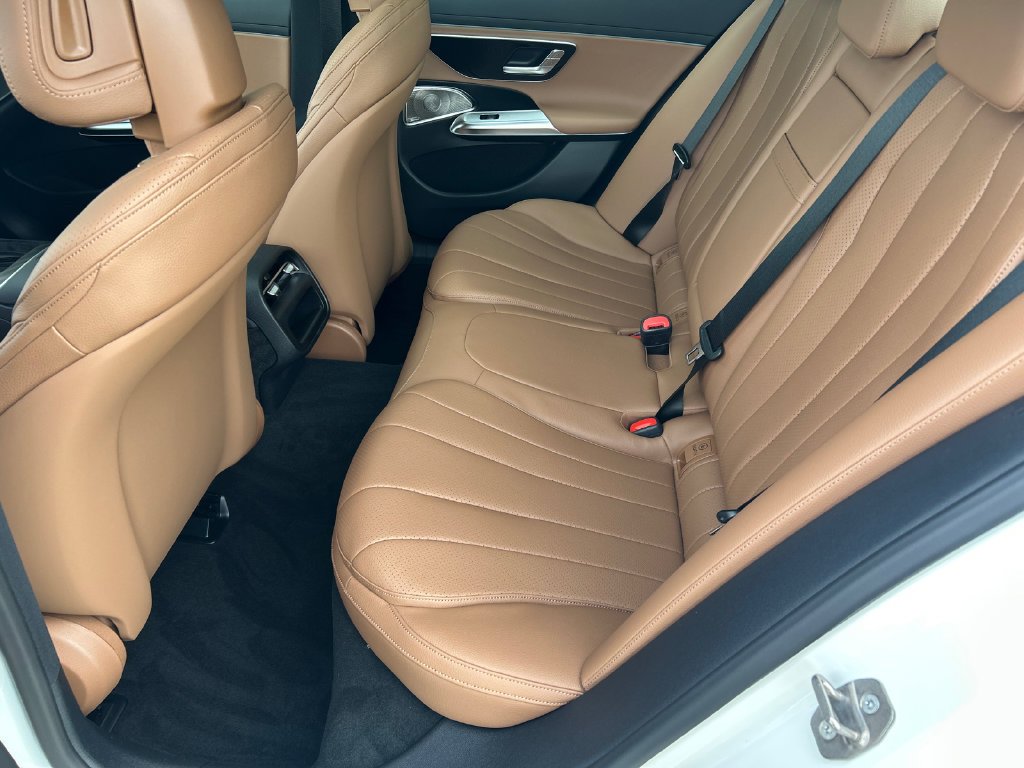 New 2027 Polar White Mercedes-Benz E 350 image 64