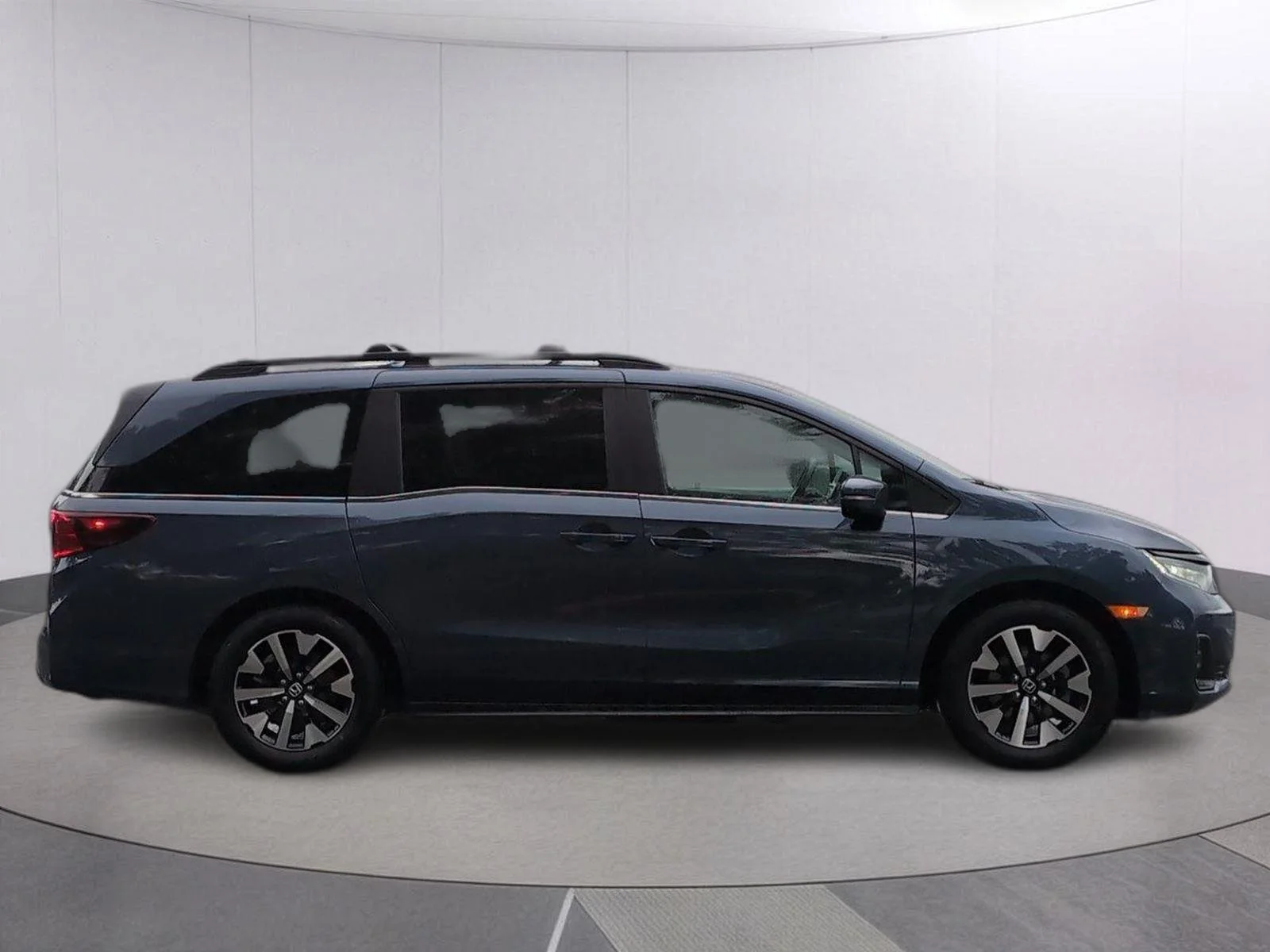 Used 2025 Smoke Blue Pearl Honda EX-L image 8