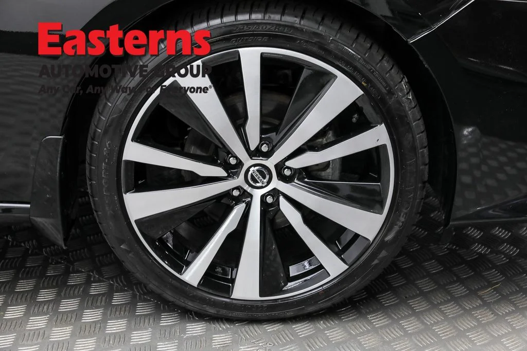 Used 2022 Black Nissan 2.5 SR image 28