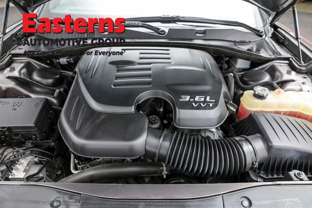 Used 2023 Gray Dodge SXT image 7