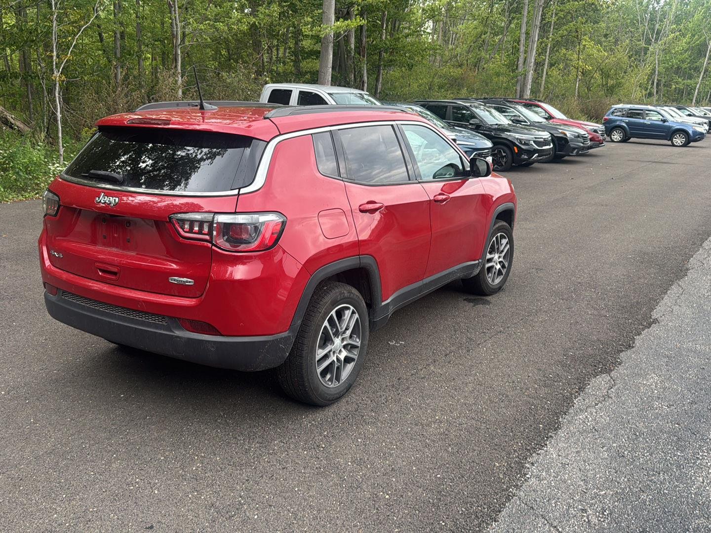 Used 2020 Redline Pearlcoat Jeep Latitude w/Sun/Safety Pkg image 8