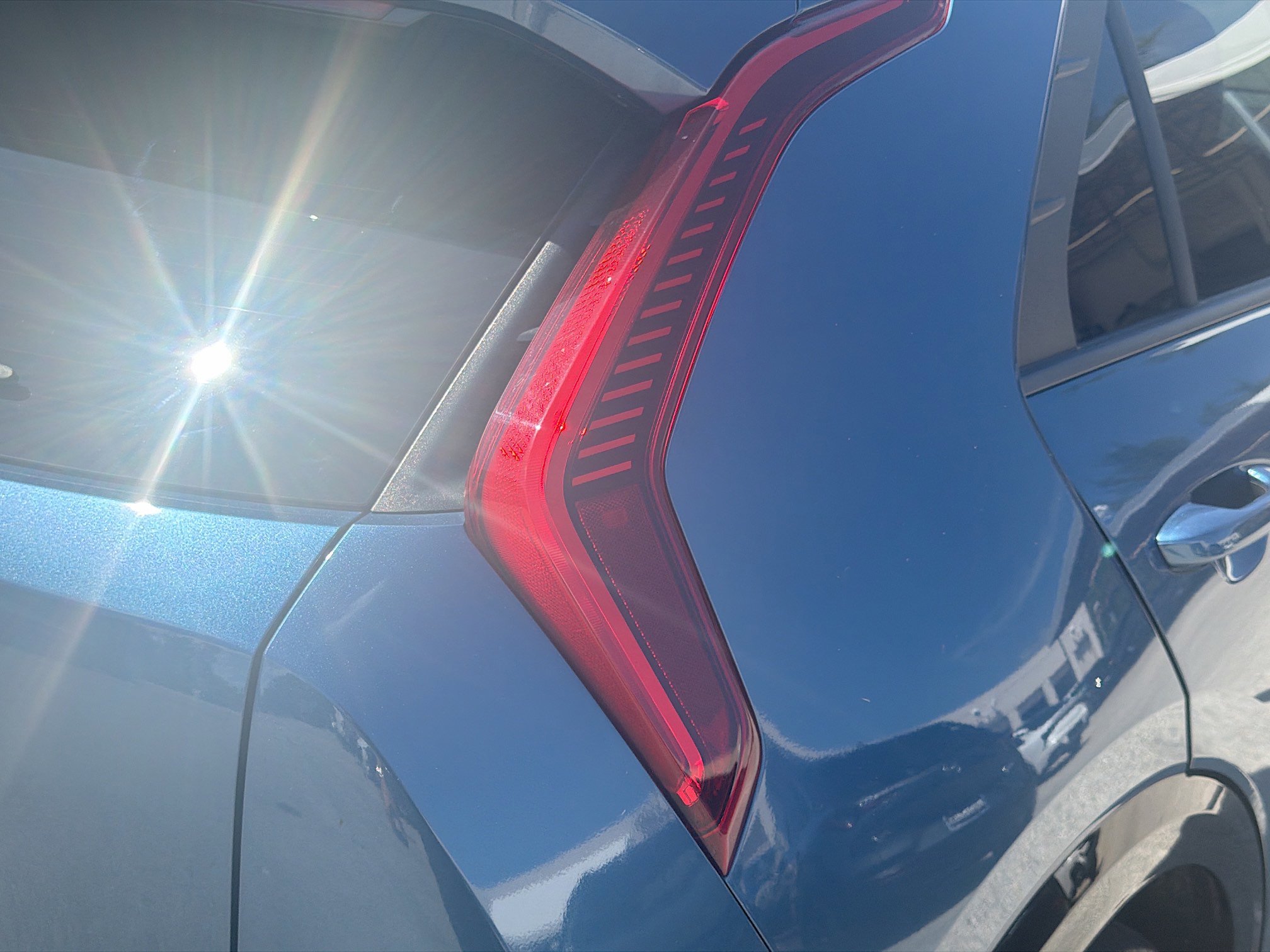 Used 2024 Mineral Blue Kia Wind image 25