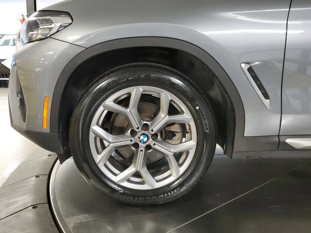 Used 2024 Gray BMW xDrive30i image 32
