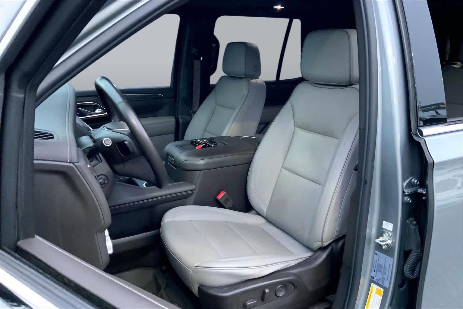 Used 2023 Sterling Metallic GMC SLT image 8