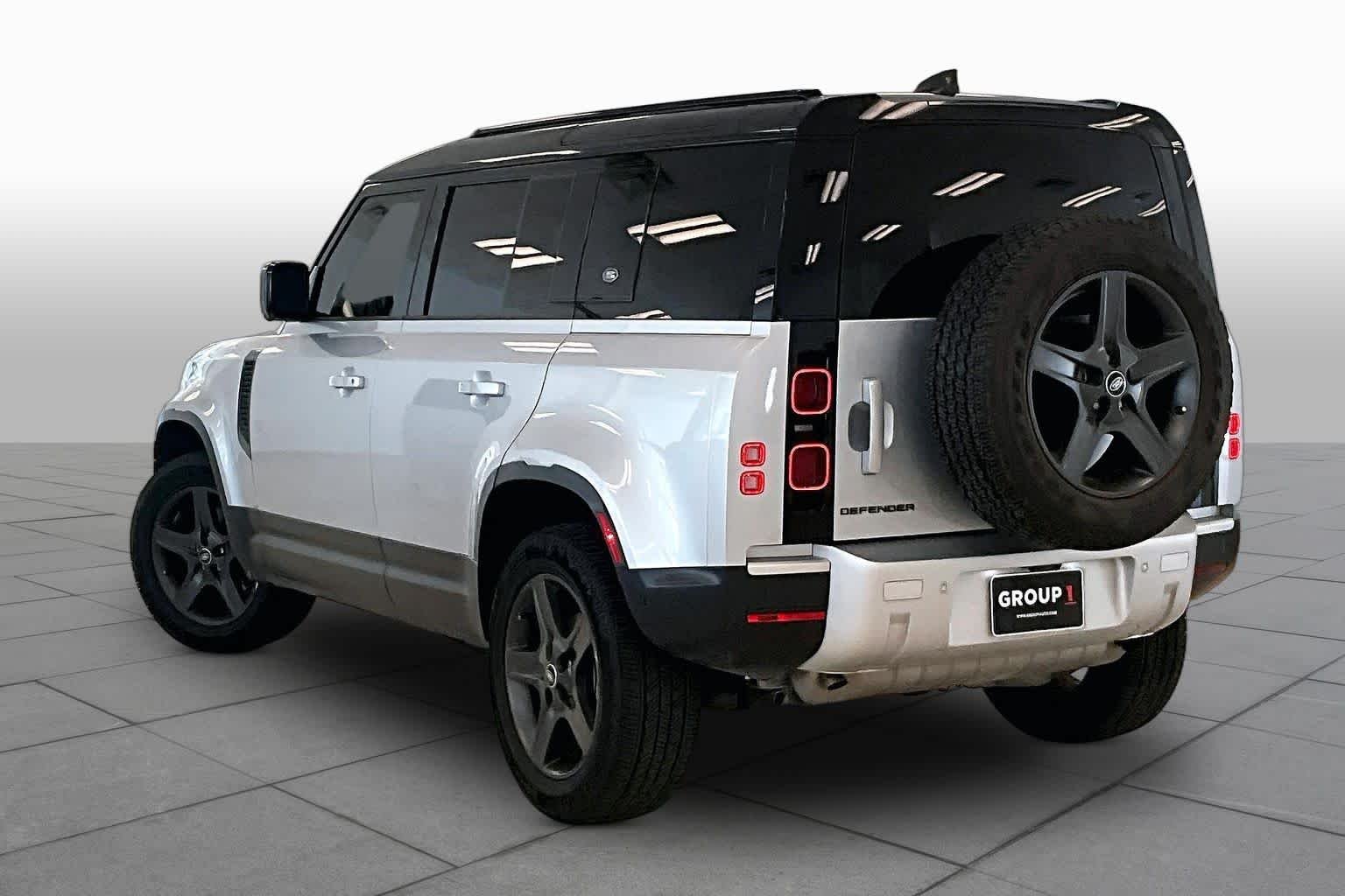 Used 2022 Hakuba Silver Metallic Land Rover  image 11