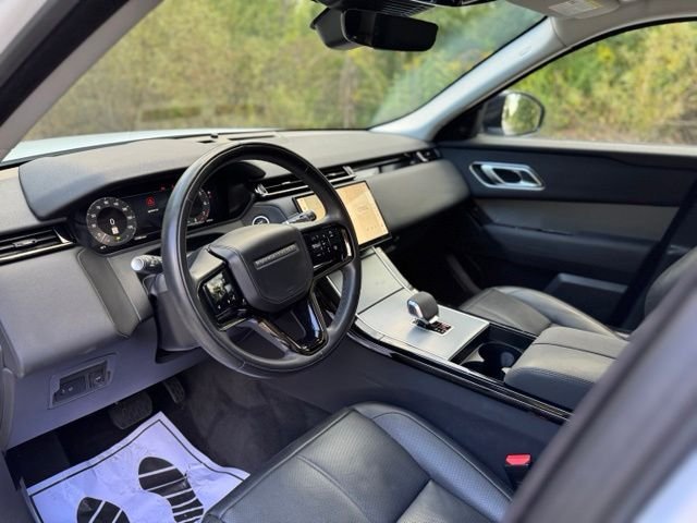 Used 2024 Fuji White Land Rover S image 9