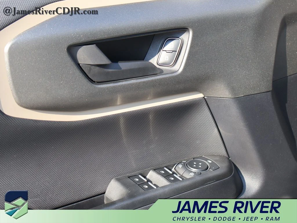 Used 2025 White Ford Big Bend image 21