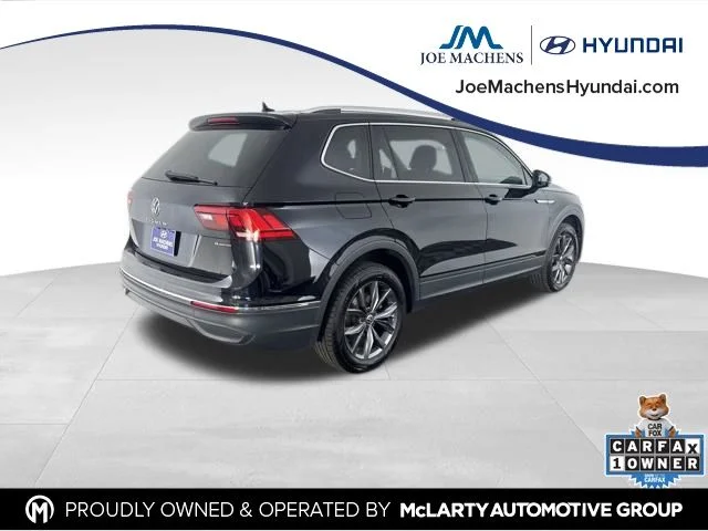 Used 2022 Black Volkswagen 2.0T SE image 8