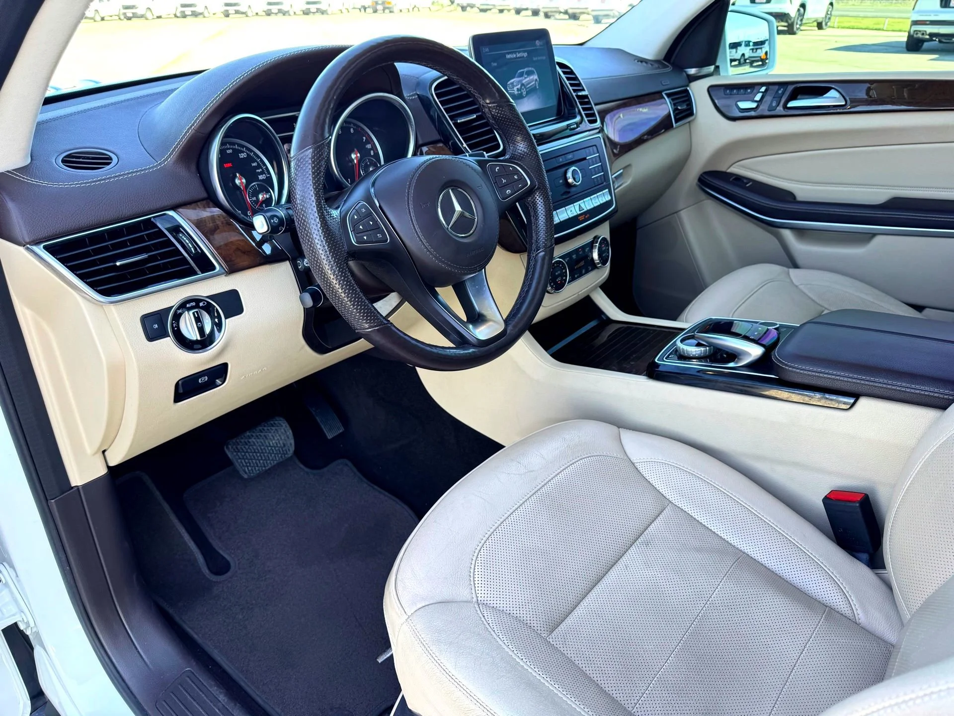 Used 2019  Mercedes-Benz GLS 550 4MATIC® image 11