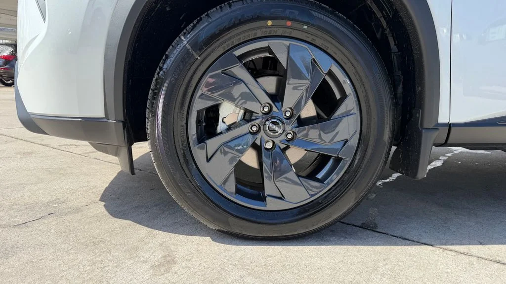New 2026 White Nissan SV image 11