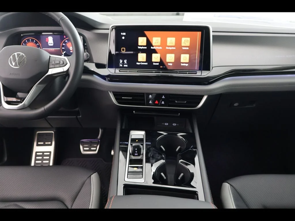 New 2026 White/off-white Volkswagen 2.0T Peak Edition image 17