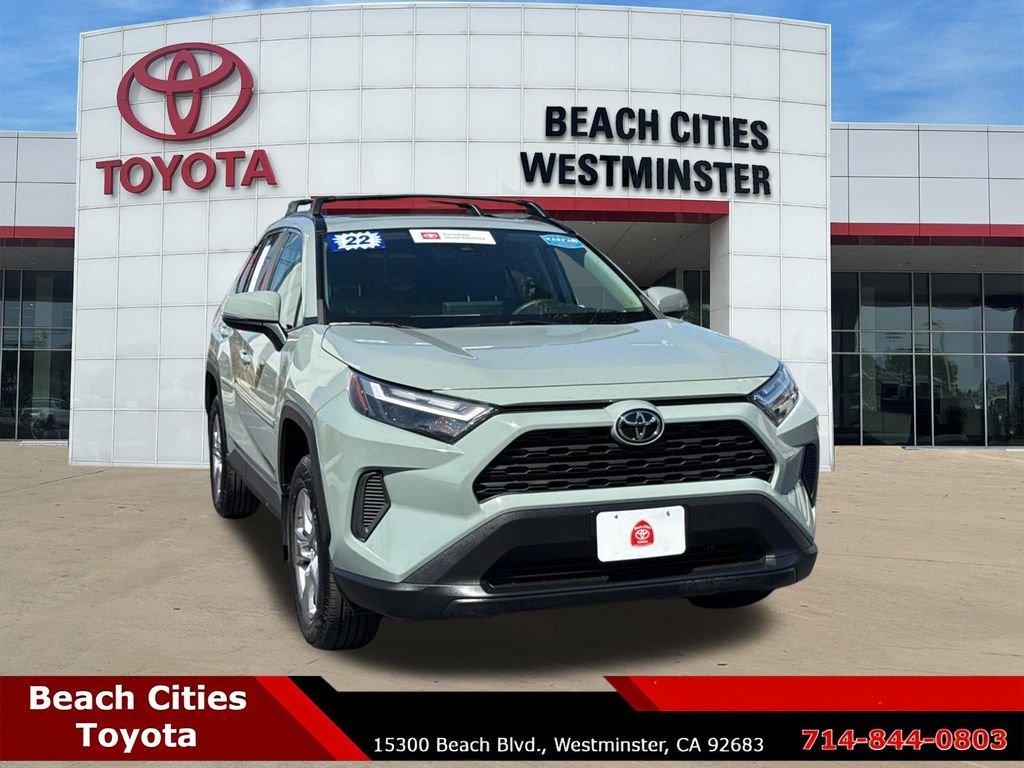 Certified Used 2022  Toyota XLE image 3