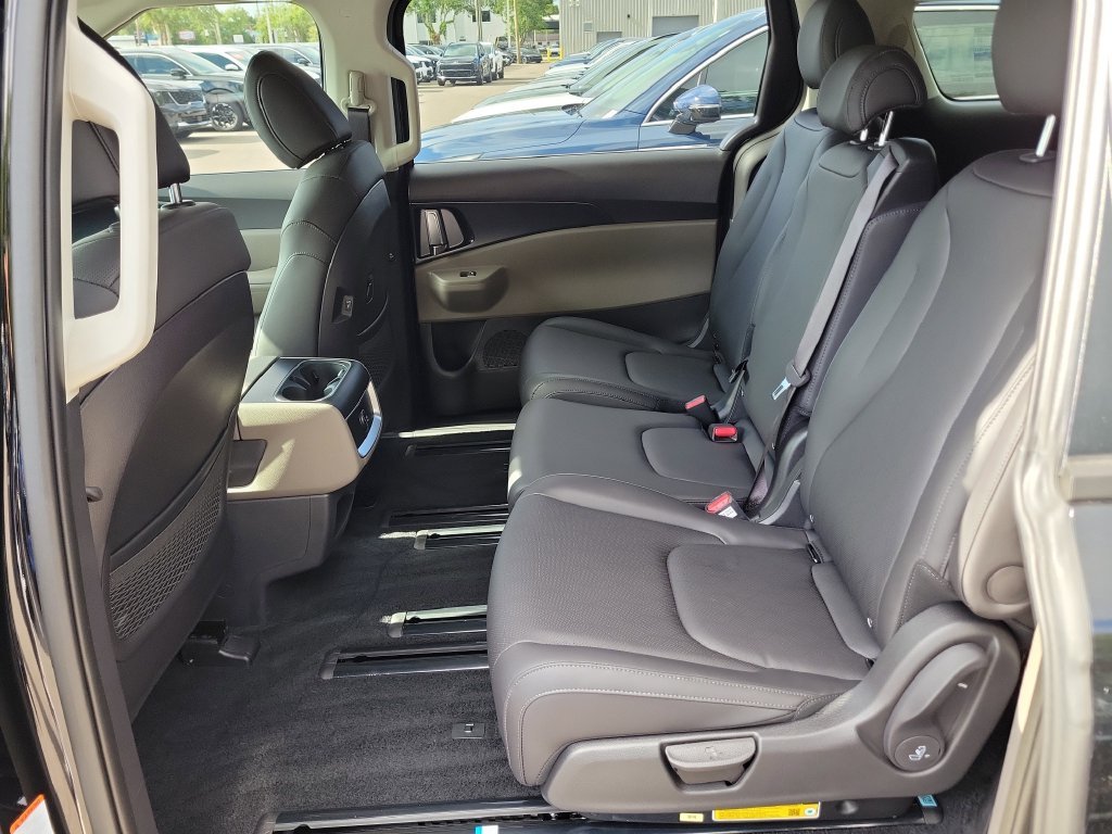New 2026 Aurora Black Pearl Kia LXS image 15