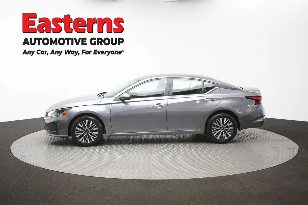 Used 2023 Gray Nissan 2.5 SV image 59