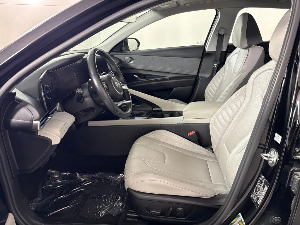 Used 2024 Black Hyundai Limited image 24