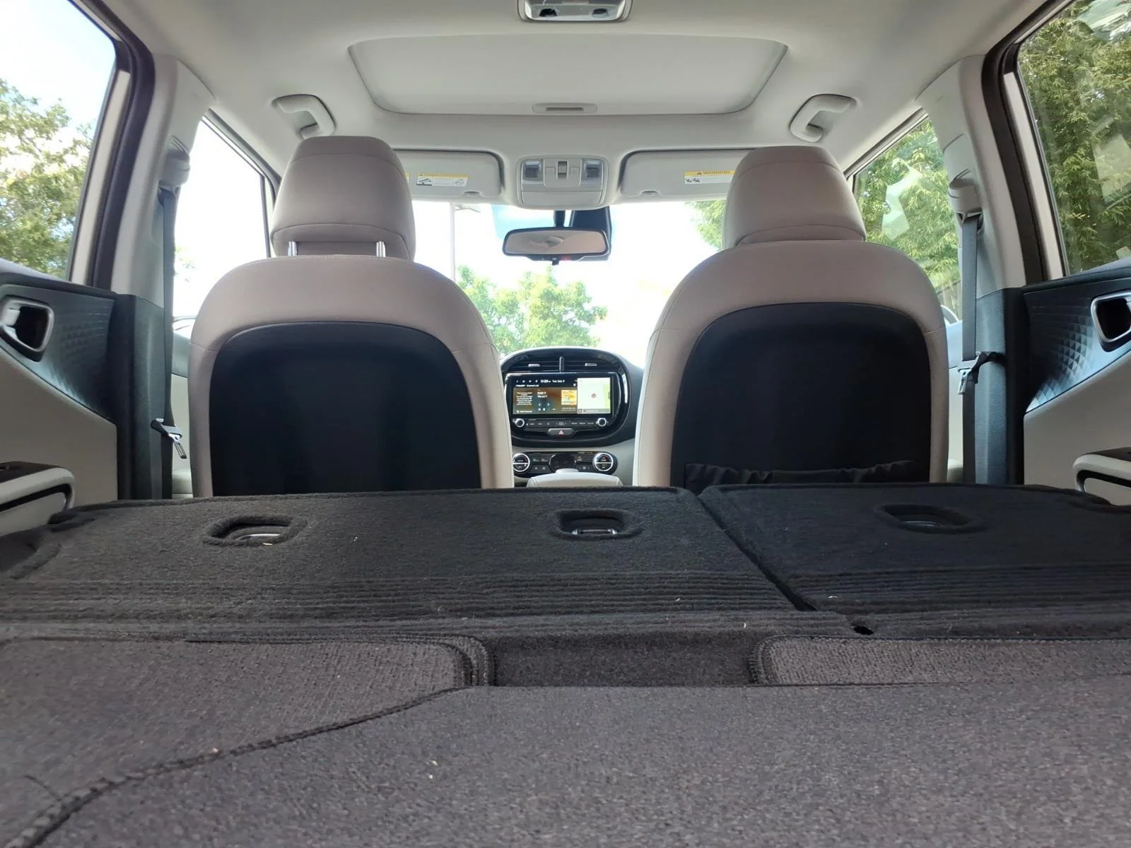 Used 2025 Snow White Pearl Kia EX image 31