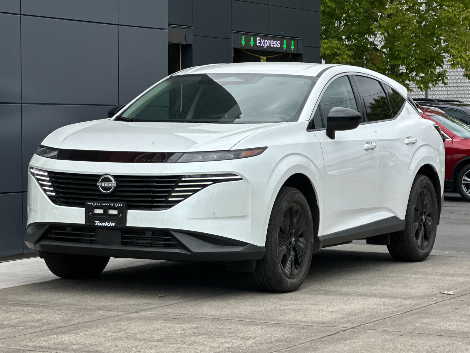 Used 2025 Everest White Pearl Tricoat Nissan SV image 8