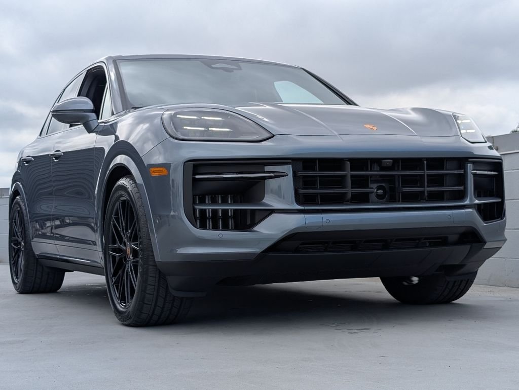 2026 Porsche Cayenne S - Photo 25