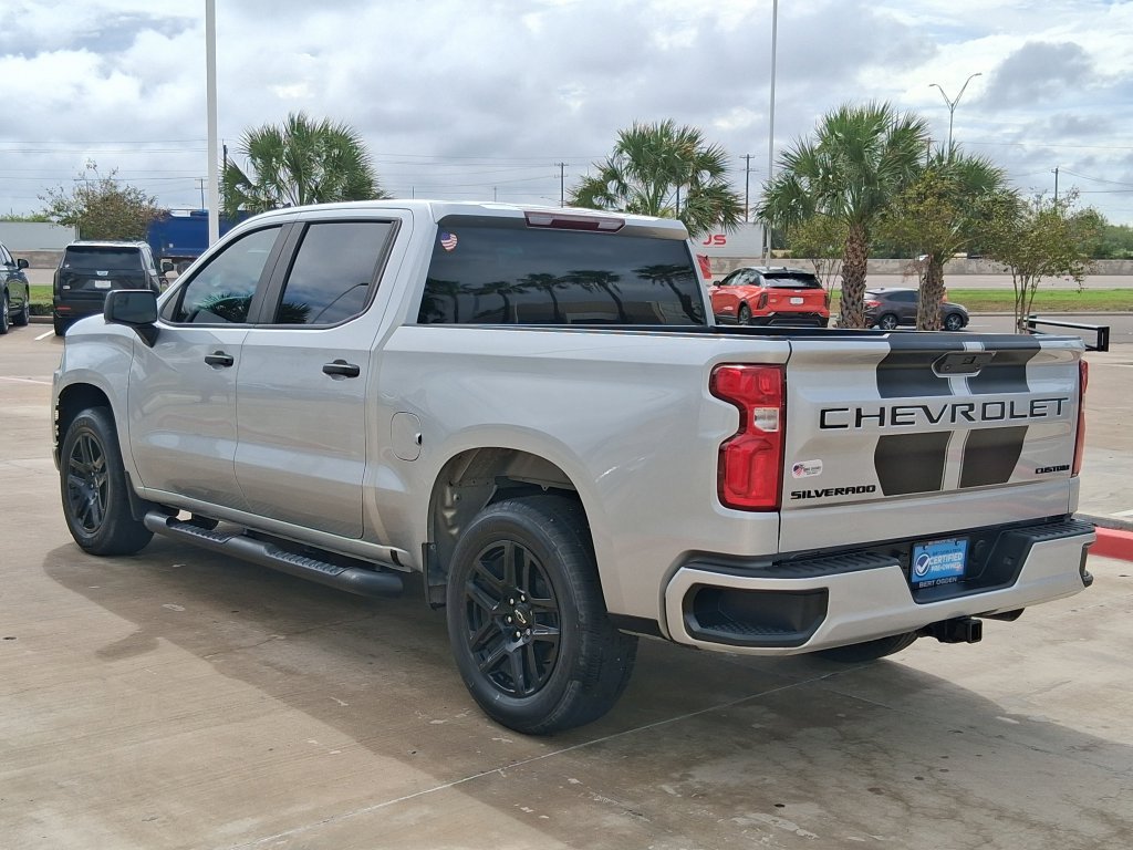 Used 2021 SILVER ICE METALLIC Chevrolet Custom image 4
